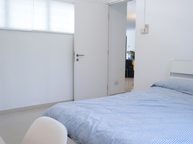 Big common room 2mins to Holland Village MRT. (Inclusive utilities) Available Oct 2022