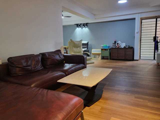 OPPOSITE CHOA CHU KANG MRT - SHARE ROOM AVAILABLE NOW