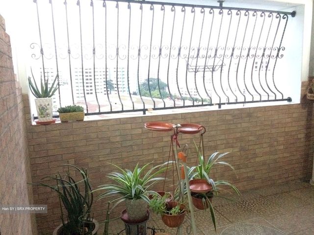 Rental 5I Woodlands corner unit