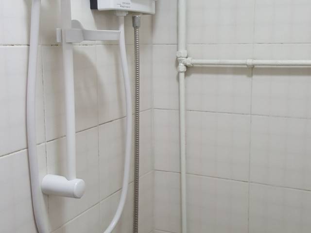 Hurry! Best Value 3 single + 1 utility Fully Furnished Corner Unit Avail 1st Jan