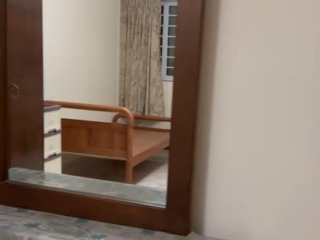 Wide space master room (negotiable)