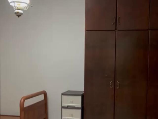 Wide space master room (negotiable)