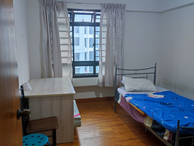Common Room for Rent at Pioneer MRT