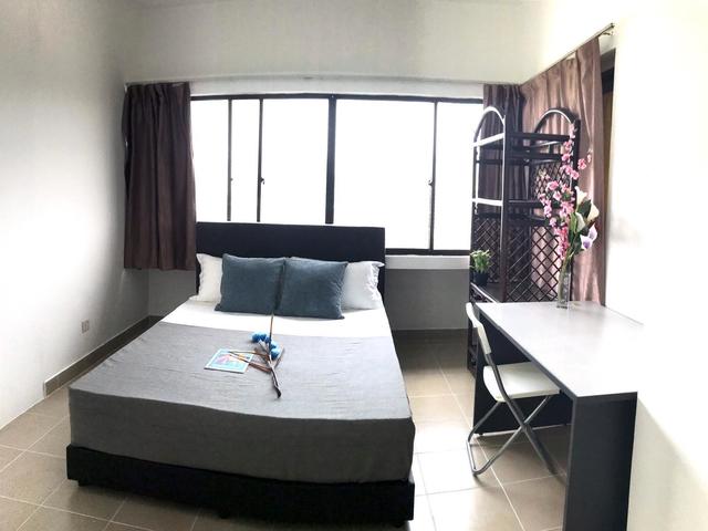 Rare Queen Common Room In City Fringe