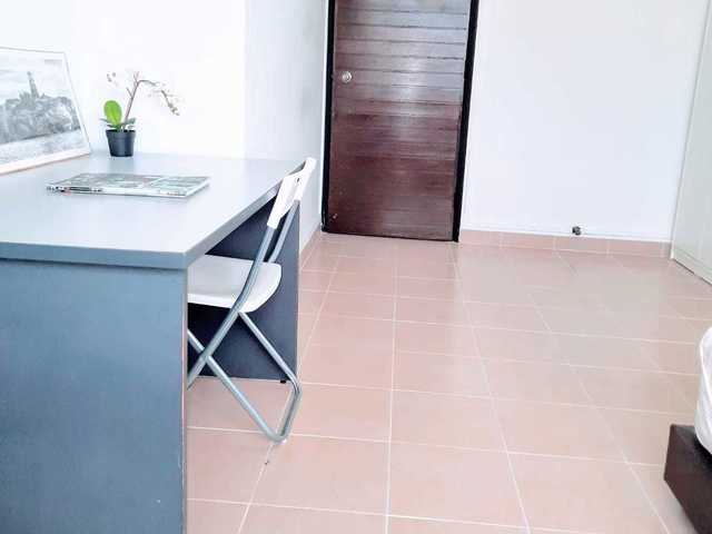 Rare Queen Common Room In City Fringe