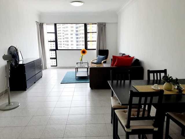 Nearby MRT - Just inside CBD - Tiong Bahru , Full Furnish Big Queen Room