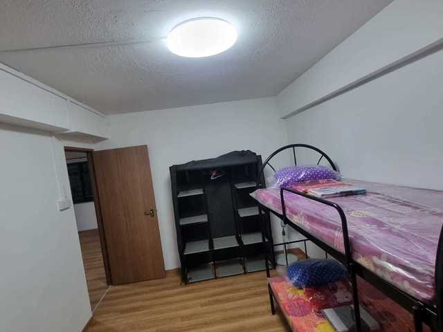 Rental rooms in Jurong West near NTU, Tuas, Pioneer, Joo Koon and Boon lay workplaces.