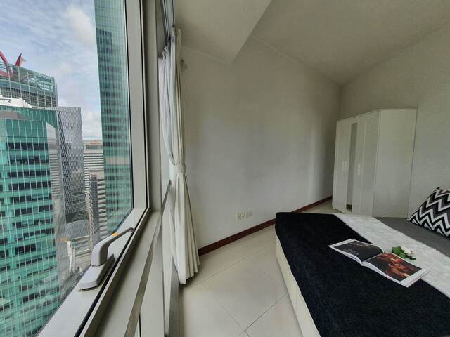Super High Floor Big Condo Room with Own Toilet,Just inside CBDRaffles place MRT