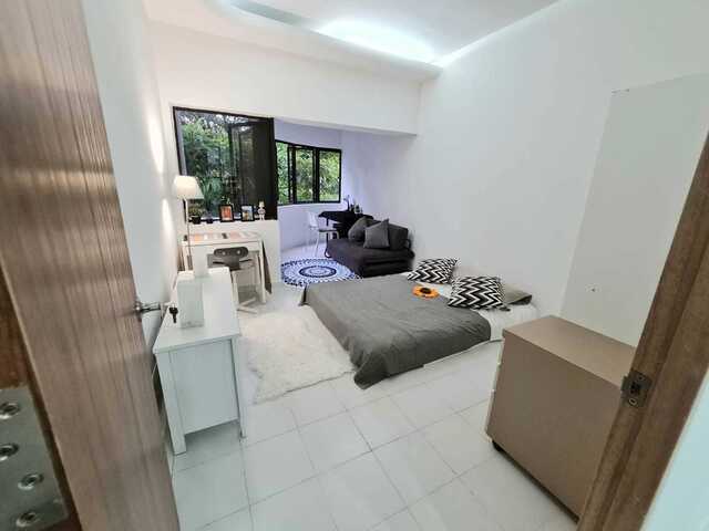 Big Queen Room @ Teresa ville condo - Tiong Bahru MRT