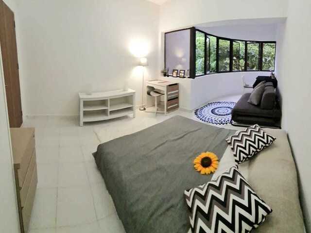 Big Queen Room @ Teresa ville condo - Tiong Bahru MRT