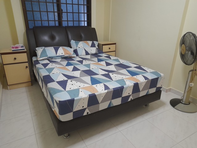 ROOM FOR RENT NEAR BOON LAY MRT