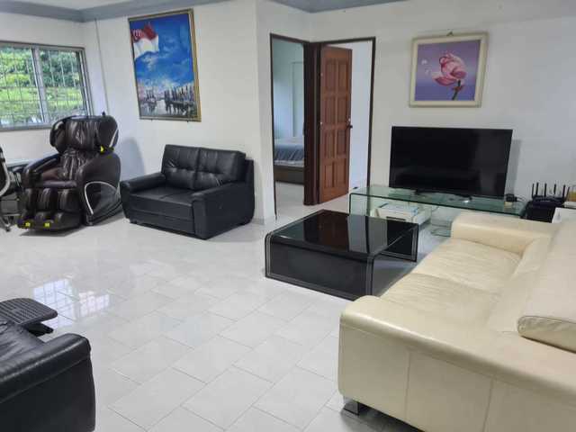 Shared room opposite Lakeside MRT