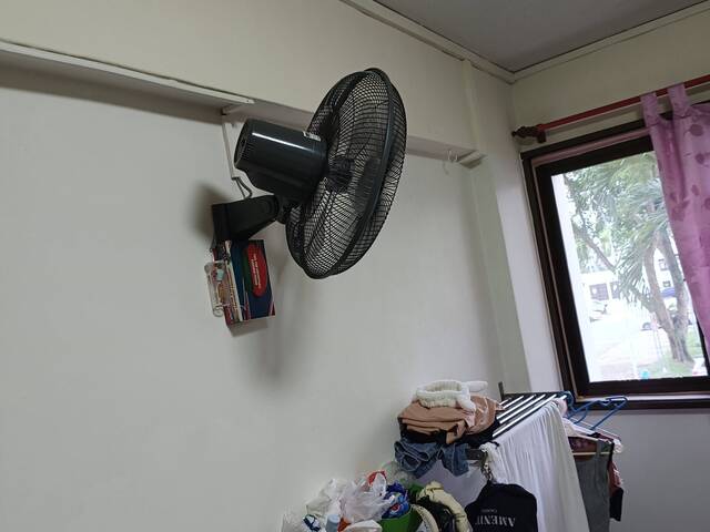 金文泰Clementi 有房出租两人一间房(只限女性)