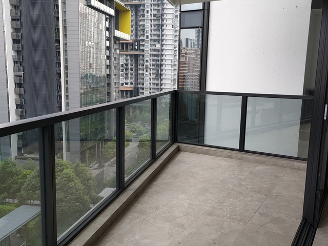3 bedroom condo unit right at Redhill MRT