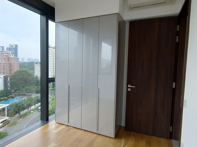 3 bedroom condo unit right at Redhill MRT