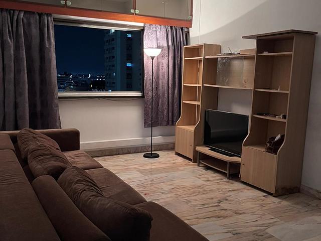 Master bed in little india / Jalan besar