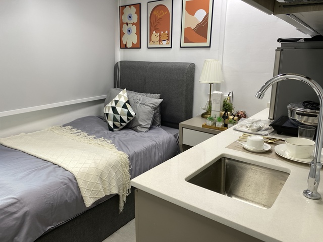 Studio room with kitchen attached (common room)