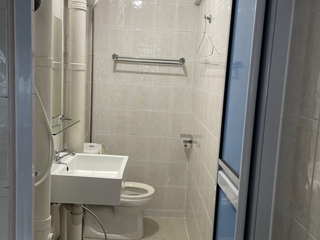 Common Bedroom with Kitchen Bathroom Rental / Dine @ the Kitchen