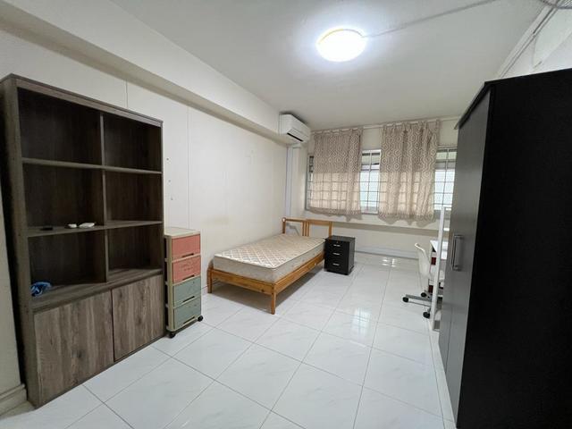 Room for rent Tampines, Singapore - For Rent Common Room (Tampines)