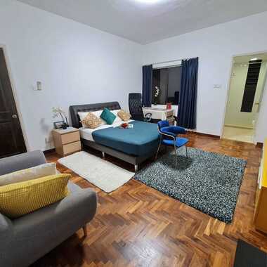 Newly Furnished Big Master Room with attached bathroom - Tiong Bahru