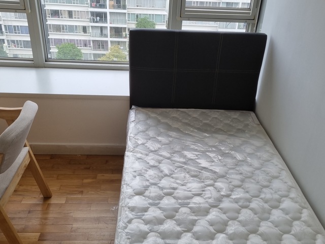 Jurong Point condo Centris have common room for rent