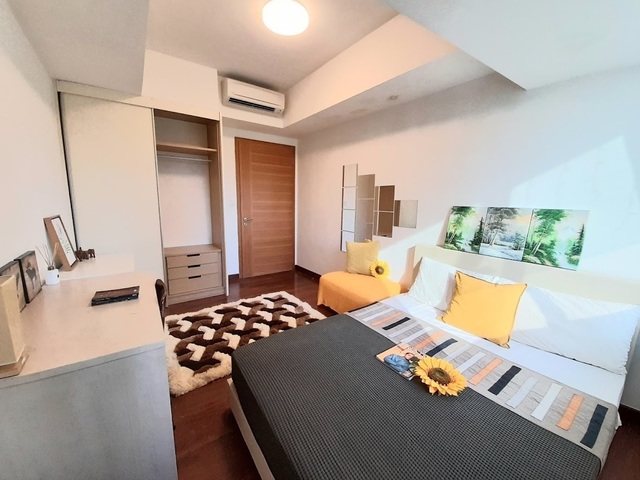 Marina One/MBFC/Raffles Quay MRT - Queen Room with Private Bathroom .