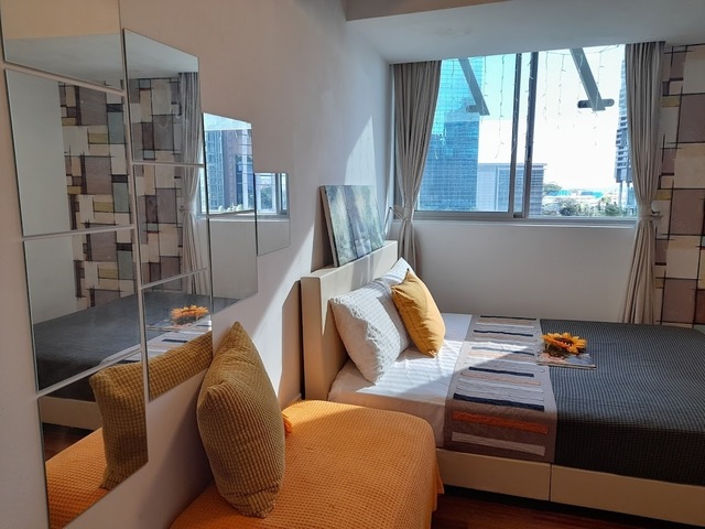 Marina One/MBFC/Raffles Quay MRT - Queen Room with Private Bathroom .