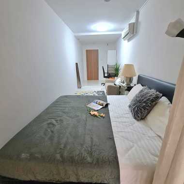 Opposite Somerset MRT - Big Queen Room with outdoor balcony for Rent