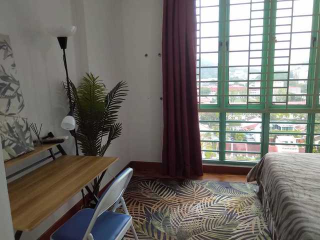 Capstone Co-Living. Tastefully Furnished. Don't Miss! Come and See it