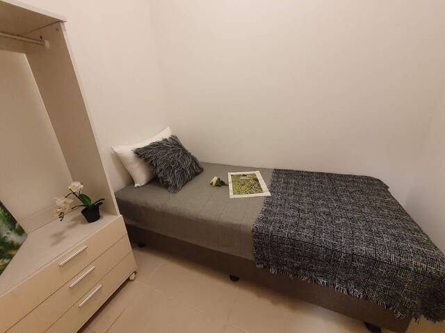 Full Furnish Pocket Room for Rent - Downtown MRT Marina One.