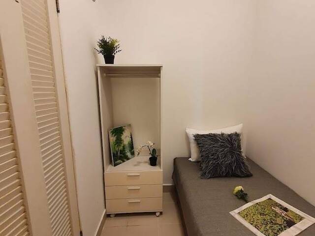 Full Furnish Pocket Room for Rent - Downtown MRT Marina One.