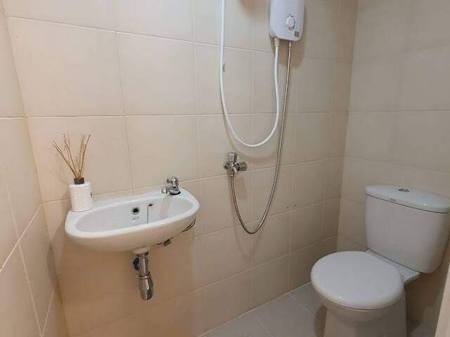 Full Furnish Pocket Room for Rent - Downtown MRT Marina One.