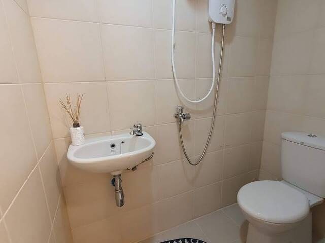 Full Furnish Pocket Room for Rent - Downtown MRT Marina One.