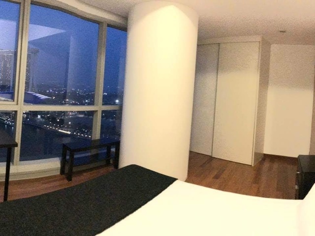 Just inside CBD - En-Suite Master Bedroom at Marina Bay Sands