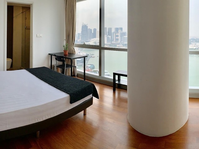 Just inside CBD - En-Suite Master Bedroom at Marina Bay Sands