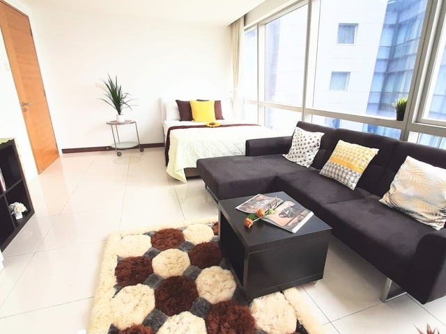 Super High Floor , Big Condo Room with Wonderful Views of Marina Bay Sands