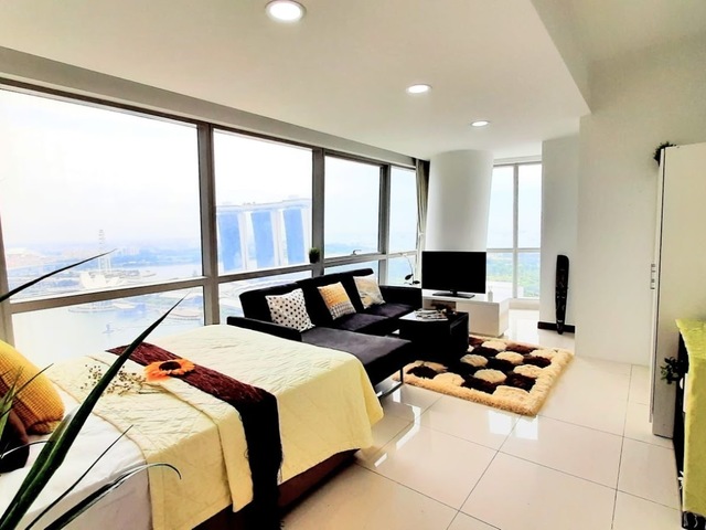 Super High Floor , Big Condo Room with Wonderful Views of Marina Bay Sands