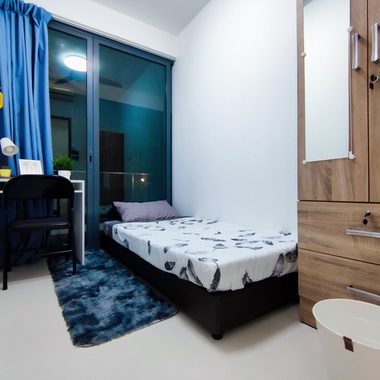 Room for Rent - Hedges Park - No Agent Fees