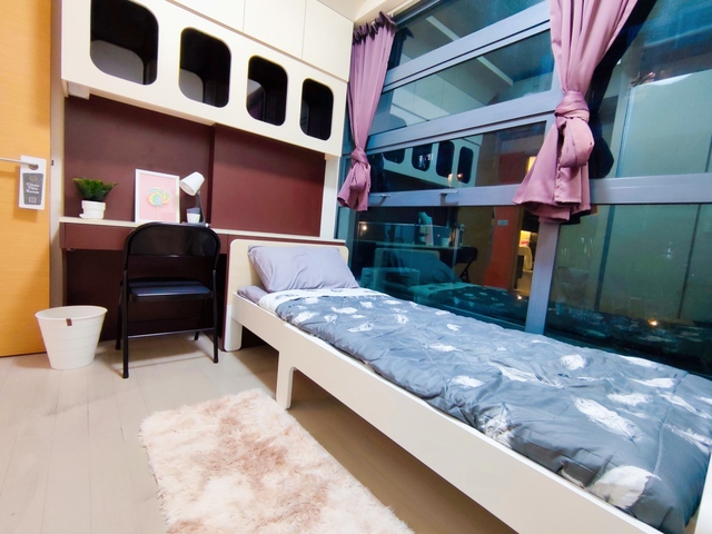 Room for Rent - Hedges Park - No Agent Fees