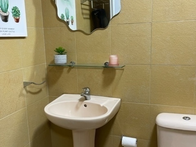 Cosy Home For Single Female