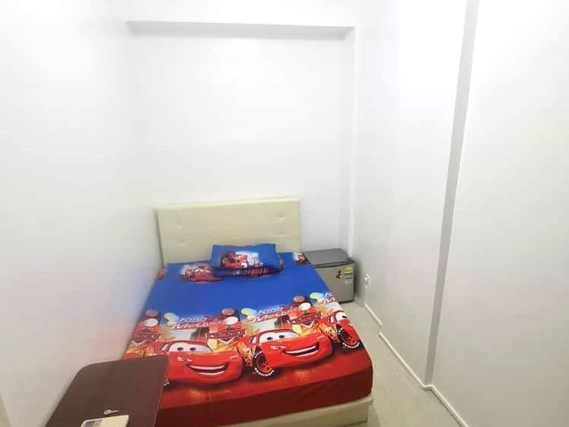 Queen size bedroom at chinatown: 89W.