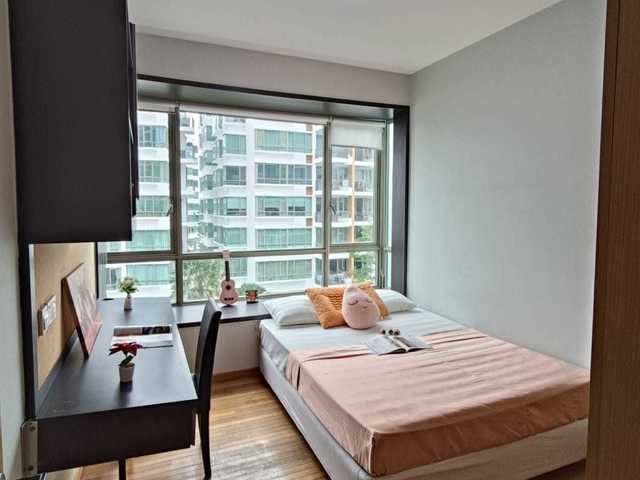 Casa Merah Condo - Bedok / Upper East Coast - Big Queen Room for Rent