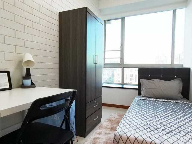 Furnished Caspian CONDO Near NTU Co-Living Condo $1450 Caspian Condo next to Lakseode MRT