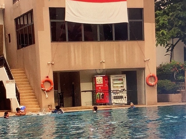 Hougang 92 street Regentville common room for rent.