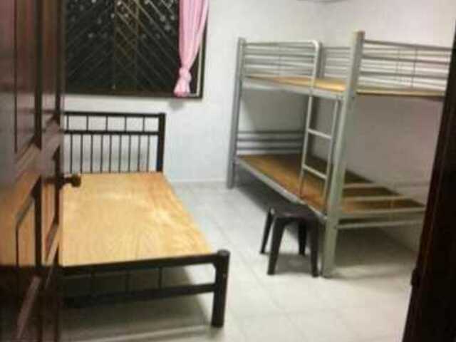 Prefer one Chinese lady..Share room for rent (Tampines)