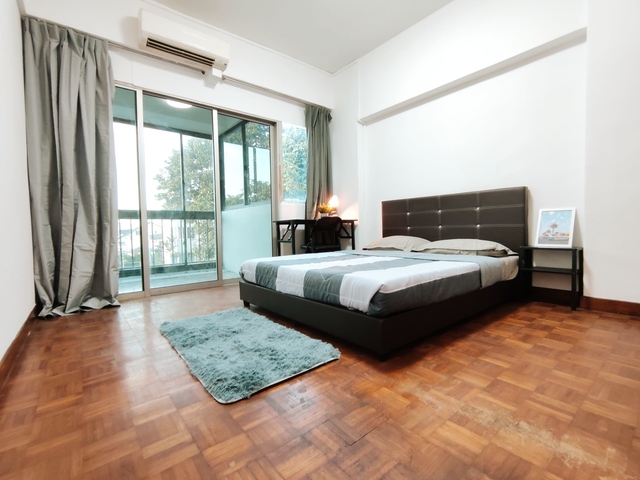 Room for Rent - Thomson Grove - Mins train ride to Orchard & woodlands