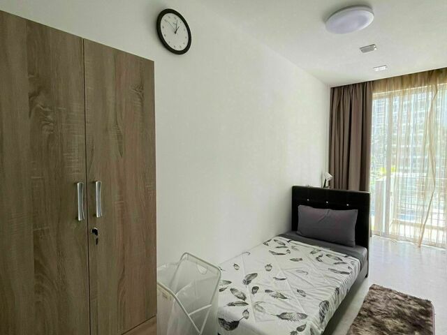 Grandeur 8 Common Room for Rent