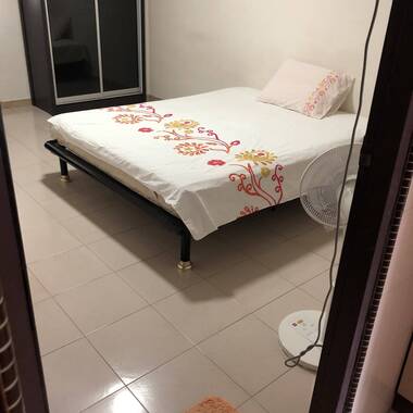 NO AGENT FEES ! Big Common bedroom for rent, come & view !