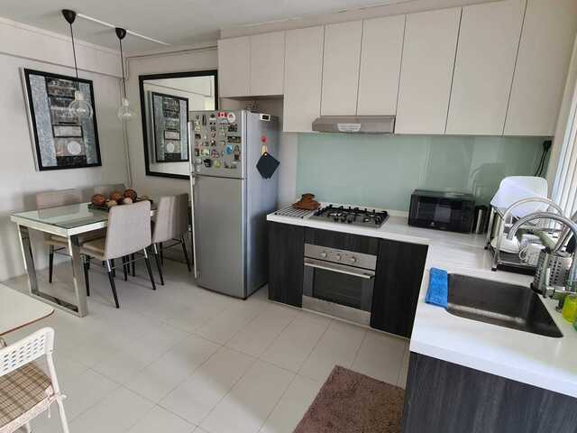 Common room for single female only @ Bedok south road