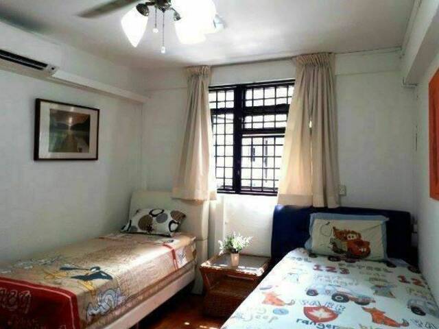 Available immediately, Holland Village HDB 3 separated bedrooms, Fully furnished